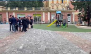 Genova, a Cornigliano rinnovata piazza Rizzolio anche con giochi per bambini