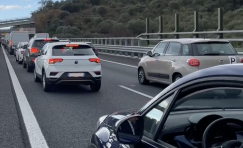 Incidente tra camion sulla A12, 3 km di coda tra Recco e Nervi