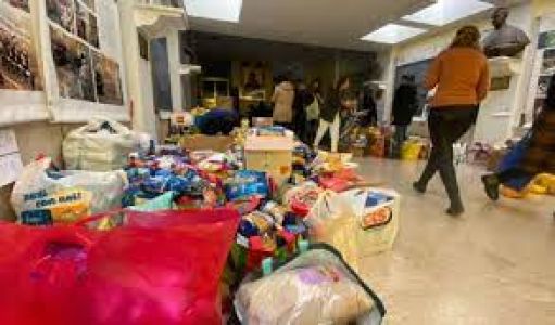 Genova, 15 tonnellate di aiuti all'Ucraina: da Piazzale Kennedy è partito il tir per Odessa