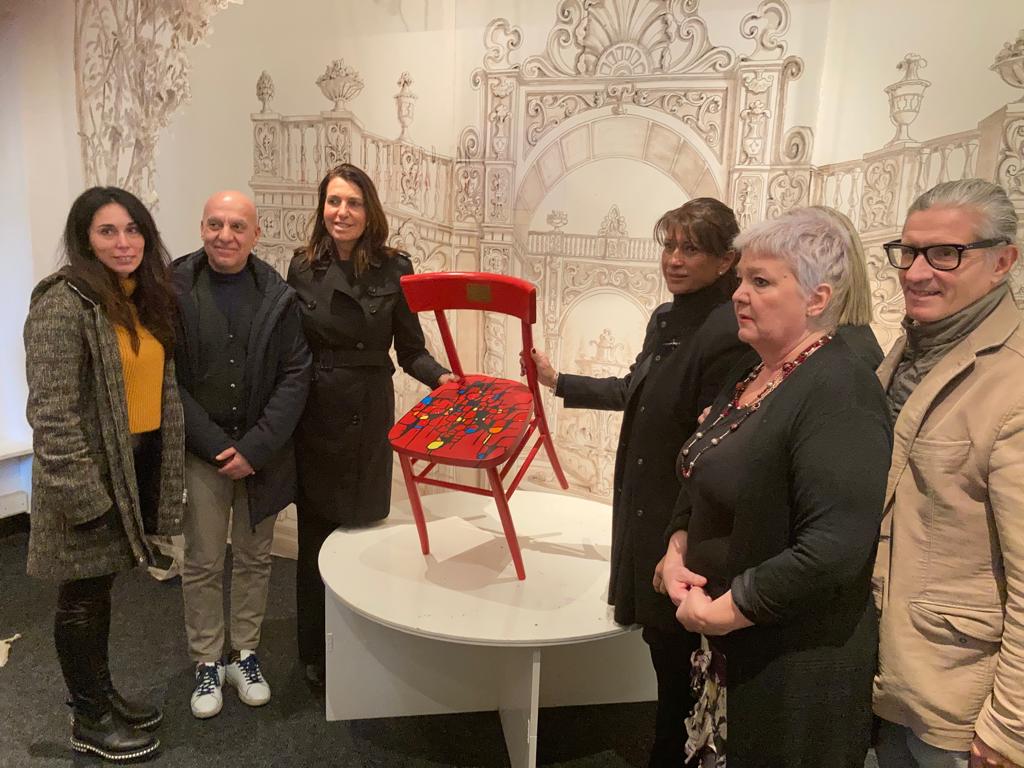 Violenza sulle donne, a Palazzo Ducale la quinta "sedia rossa"