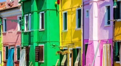 Rapallo, scatta il "piano del colore": pellicole usa e getta per abbellire le facciate delle case