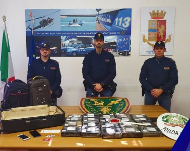 Ventimiglia, sequestrati oltre 22 kg di cocaina: in manette un 29enne arrivato in treno dalla Francia