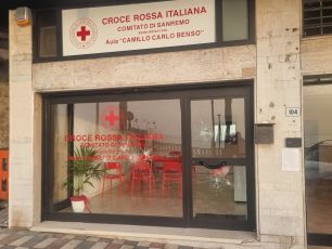 Sanremo, scritta "pedophiles" sui muri della Croce Rossa