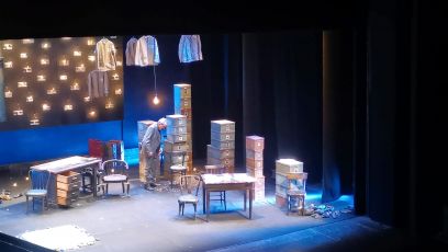 Genova, ieri sera al Duse prima nazionale de "Il cacciatore di nazisti" con Remo Girone: "Non dimenticare mai"