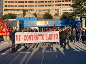 Genova, grande partecipazione al primo storico sciopero dei dipendenti dell'IIT 