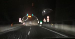 Genova, fiocchi di neve alle porte della città: in A10 circolazione rallentata