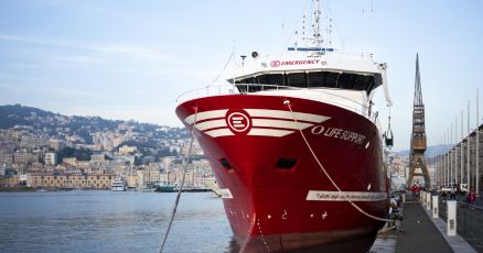 Migranti, partita dal porto di Genova la nave di Emergency