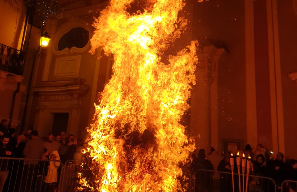 Pietra Ligure, tornano il Confuoco e il premio "Pietrese dell'Anno"