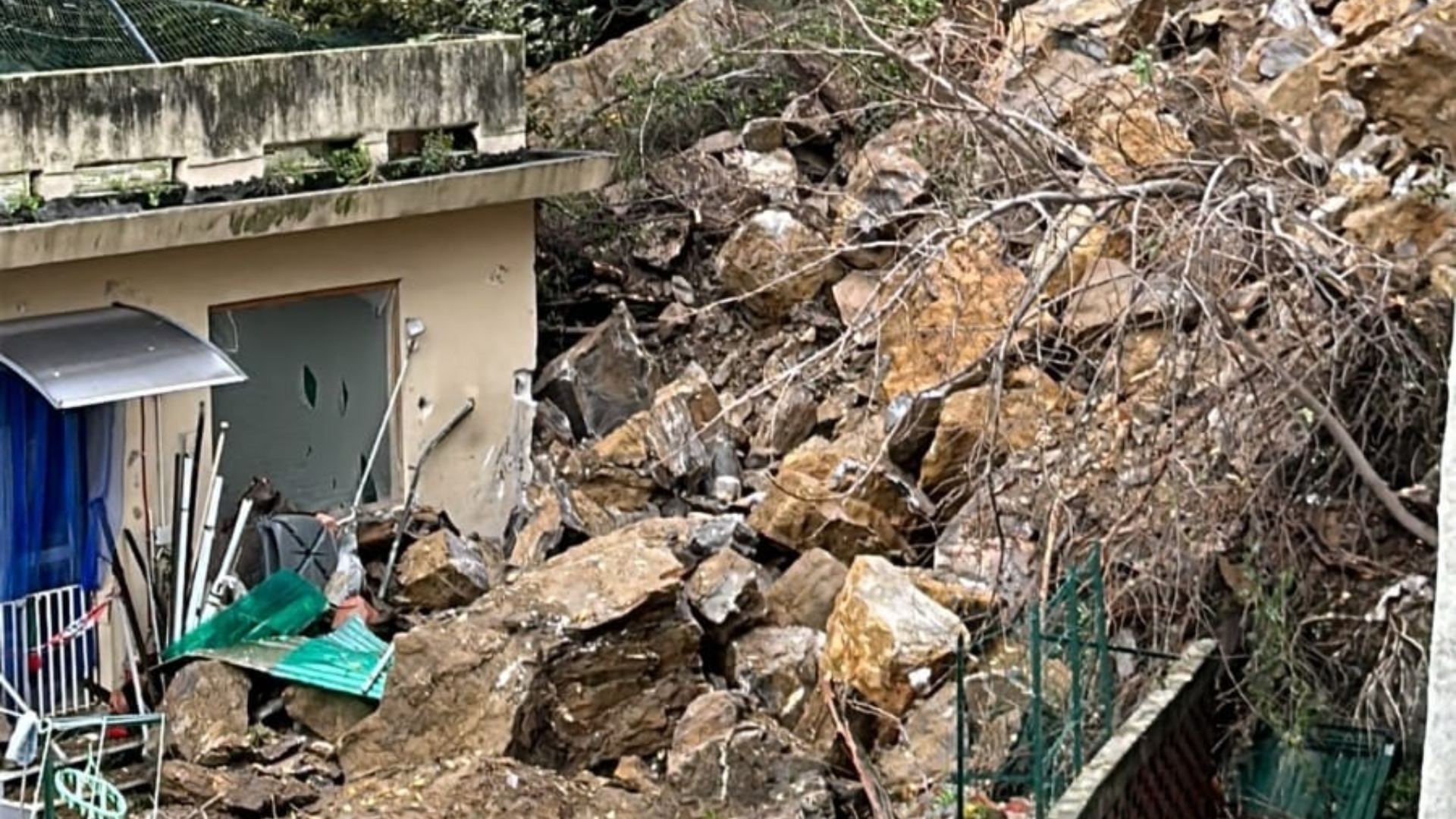 Genova, frana in via Posalunga: evacuato un edificio