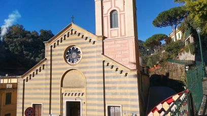 Portofino, il parroco della chiesa del Divo Martino vince anche in appello: stop ai lavori per gli ascensori di Macalza