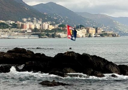 Genoa, la bandiera rossoblù torna a sventolare a Boccadasse