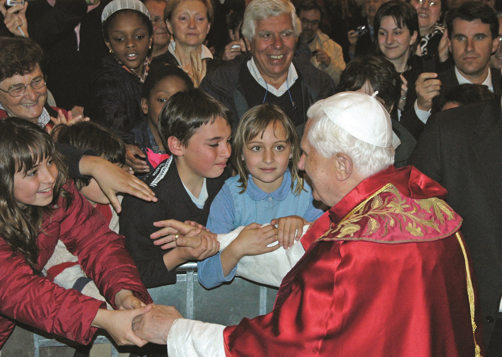È morto Joseph Ratzinger, il Papa emerito aveva 95 anni