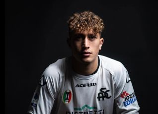 Spezia, ufficiale l'arrivo di Esposito: prestito con obbligo di riscatto