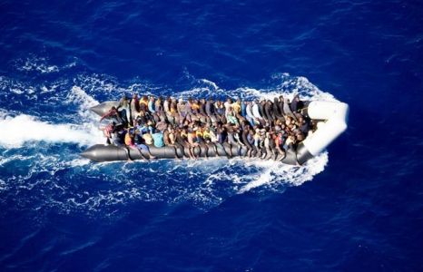 Migranti, Genova “porto sicuro”, dopo le anticipazioni del Corriere della Sera risponde Toti: "Giusto dividere il peso sul territorio nazionale"