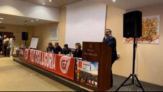 XII Congresso Filt Cgil Liguria, Toti: "Pubblica Amministrazione cinghia di trasmissione essenziale perchè il Paese continui la sua crescita"