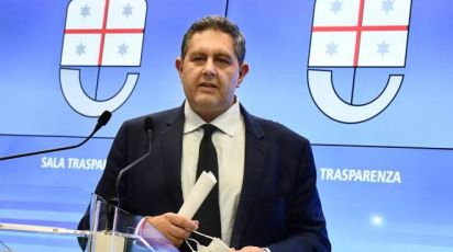 Genova, il Pd: "A Capodanno Regione utilizzata come camerino". Toti: "Era un punto d'appoggio per il retropalco"