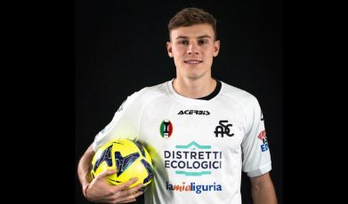 Spezia, ufficiale l'arrivo di Zurkowski dalla Fiorentina