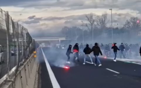 Guerriglia ultras in autostrada, il ministro Piantedosi: "Stop di due mesi alle trasferte per i tifosi di Roma e Napoli"
