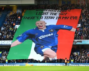 Addio a Gianluca Vialli, il commosso saluto di Stamford Bridge e del Chelsea prima del match di oggi