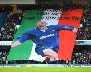 Addio a Gianluca Vialli, il commosso saluto di Stamford Bridge e del Chelsea prima del match di oggi