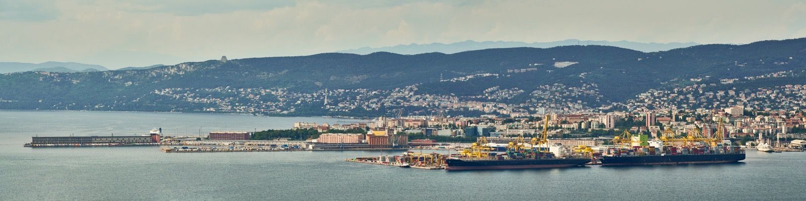 Porto di Trieste, un 2022 da record per i settori contenitore, ro-ro e crociere