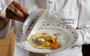 "Il sorriso nel piatto", ricette sfiziose di chef stellati per chi soffre di disfagia e no 