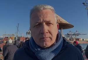 Geo Barents, sanitari a bordo. Il sindaco Peracchini: "Diversi problemi di salute a bordo, c'è anche un caso di scabbia"