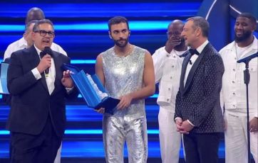 Festival di Sanremo, Mengoni vince la serata duetti e guida la classifica generale