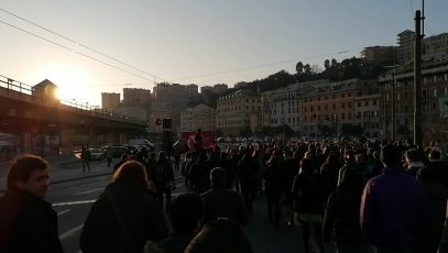 Genova: migliaia in corteo a favore del c.s.o.a. Zapata