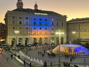 Genova, sul palazzo della Regione le frasi d'amore e dei single: lo spettacolo nei prossimi due giorni