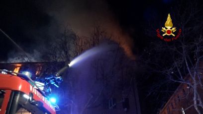 Genova, incendio in un palazzo di San Gottardo: 96 persone sfollate