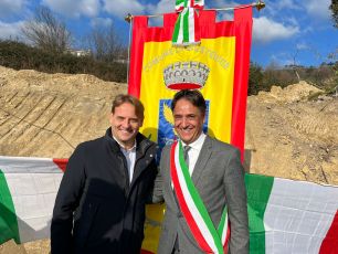 Giustenice, posata la prima pietra del nuovo polo scolastico. Il Sindaco Boetto: "Opera importante per la nostra realtà"