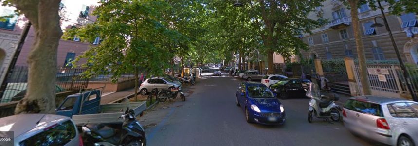 Genova, carabiniere fuori servizio sente gridare "al ladro": insegue e poi ferma uno scippatore