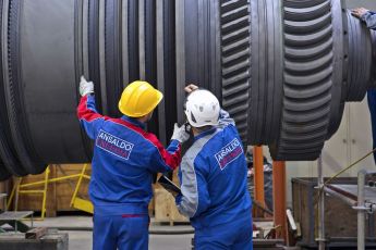 Genova, gravemente ferito un operaio di Ansaldo Energia: è stato colpito da un pezzo di un macchinario