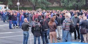 Operaio ferito in Ansaldo Energia, lavoratori davanti alla fabbrica: "Simone, siamo con te"