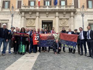 Genoa, il club "Zeneixi di Roma" sbarca a Montecitorio: tra gli iscritti sei parlamentari e il ministro Zangrillo