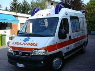 Ventimiglia, cadono dal tetto di un autoarticolato nel tentativo di espatriare: ferite due donne