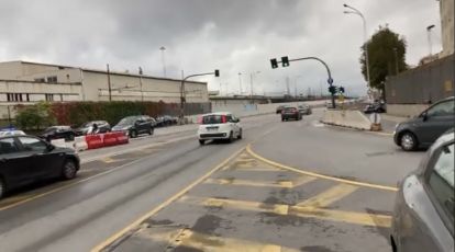 Genova, in duemila alla marcia contro le armi e per l'aumento dei salari dei portuali