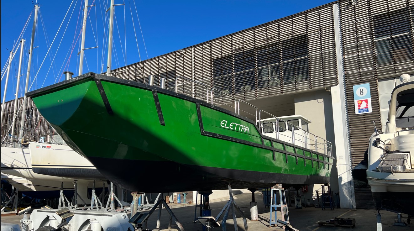 La Spezia, una nuova imbarcazione "verde" per il servizio di ritiro e smaltimento dei rifiuti delle Navi