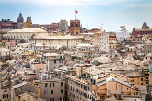 Genova, miasmi nell'aria: decine di segnalazioni in città, si indaga sulla causa