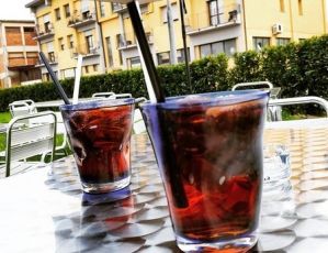 Genova, scatta l'ordinanza anti-alcool fuori dai locali: ecco dove e in che orari