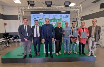 Spotorno, al via 22° edizione del "Festival del Vento" : 120 aquiloni internazionali, 40 club per 11 nazionalità