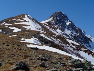 Cuneo, alpinista genovese scivola in un canale per 300 metri: salvato dal soccorso alpino, è in ospedale