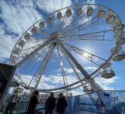 Arenzano ha la sua ruota panoramica: è alta 32 metri e ospita fino a 144 passeggeri