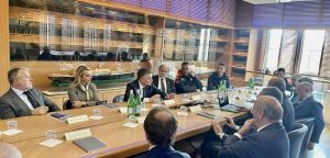 Genova, il vice ministro Rixi alla Fincantieri di Sestri Ponente: "Presto un incontro con Rfi per la terza fase del ribaltamento a mare"