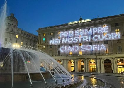 Addio a Sofia Sacchitelli, il messaggio sulla facciata del Palazzo della Regione: "Per sempre nei nostri cuori"