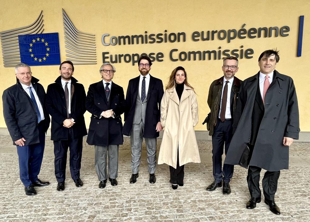 Assarmatori a Bruxelles per le norme sulla decarbonizzazione: la Commissione Ue apre a modifiche