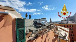 Genova, paura a San Teodoro: crolla tetto di un fabbricato in via Venezia: 25 sfollati