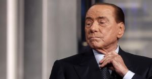 Ricovero Silvio Berlusconi, il messaggio del presidente Toti: "Speriamo di rivederlo al più presto al lavoro"