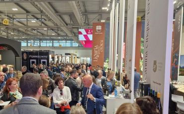 Vinitaly 2023, la Liguria lascia il segno con il suo stand: tra i più apprezzati e innovativi